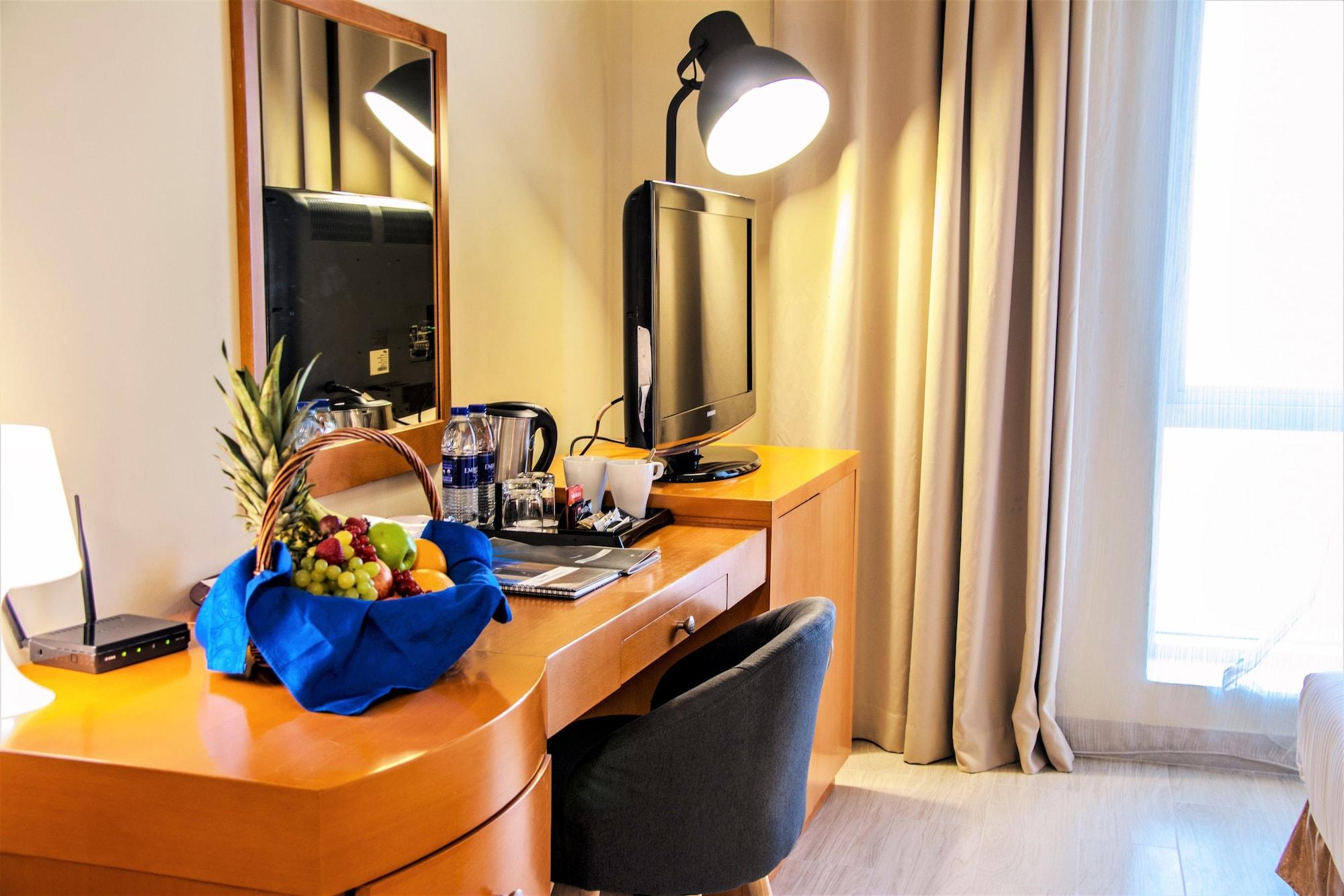 Bm Acacia Hotel And Apartments Resü'l-Hayme Dış mekan fotoğraf